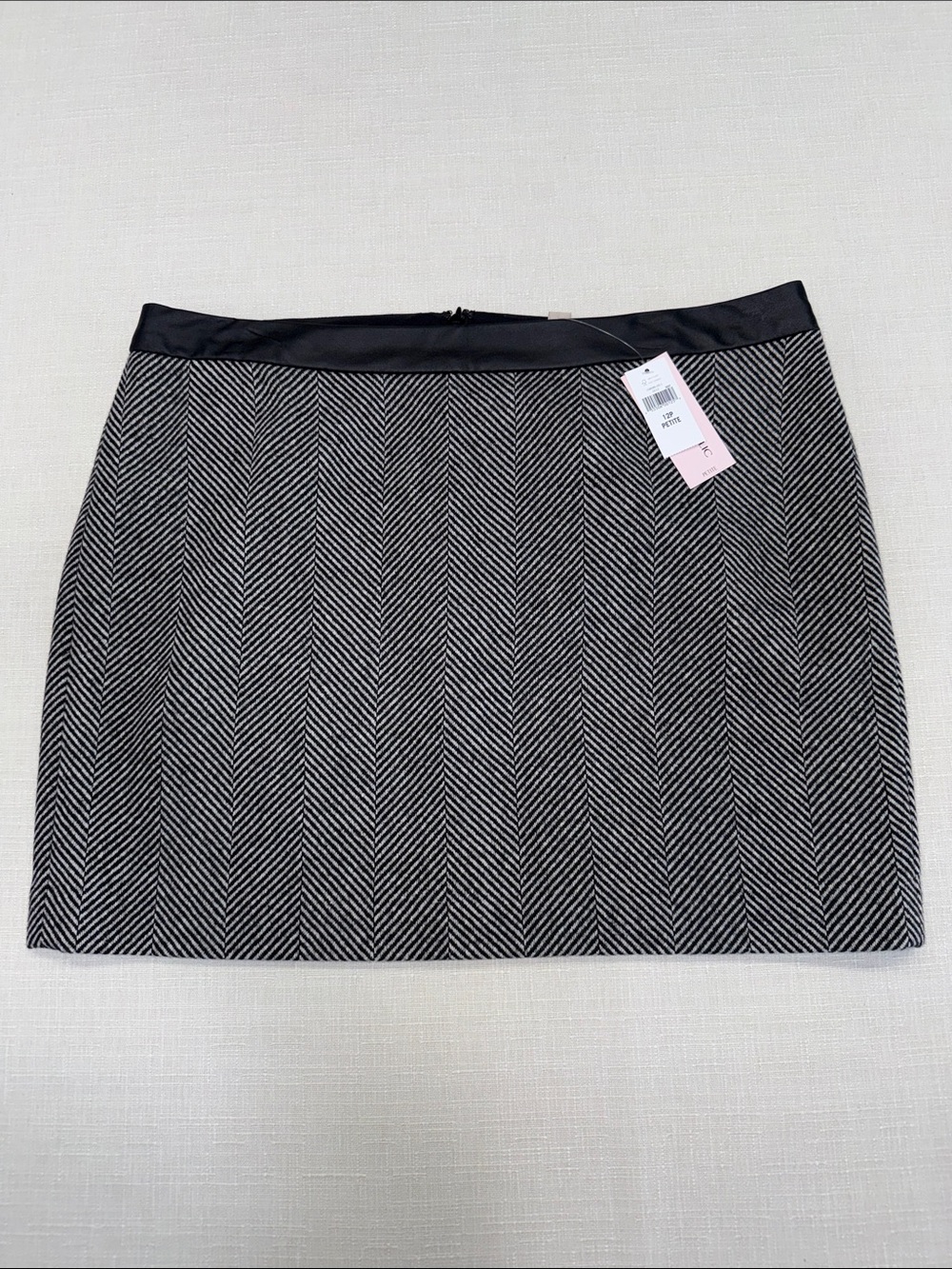 Banana Republic Wool Blend Black & White Chevron-Striped Satin Waist Mini Skirt